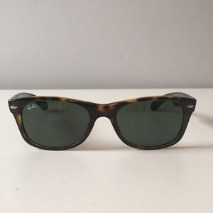 Ray Ban Wayfarer sunglasses